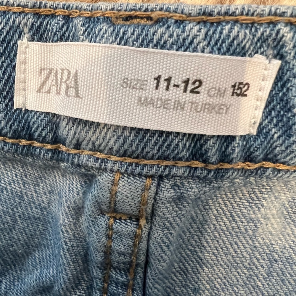 Jean - Picture 2 of 2